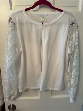 Sioni White Lace-Sleeve Long Sleeve Blouse